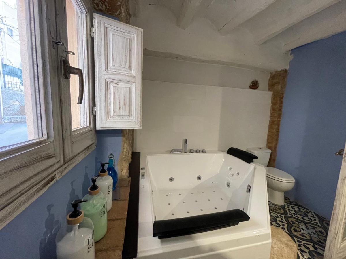 El Secret De La Llegenda El Drac Apartment Vilaverd Ngoại thất bức ảnh