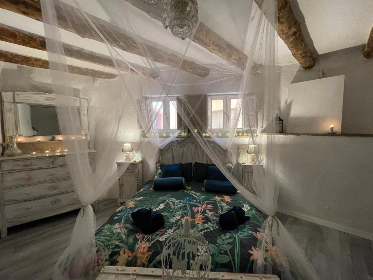 El Secret De La Llegenda El Drac Apartment Vilaverd Ngoại thất bức ảnh