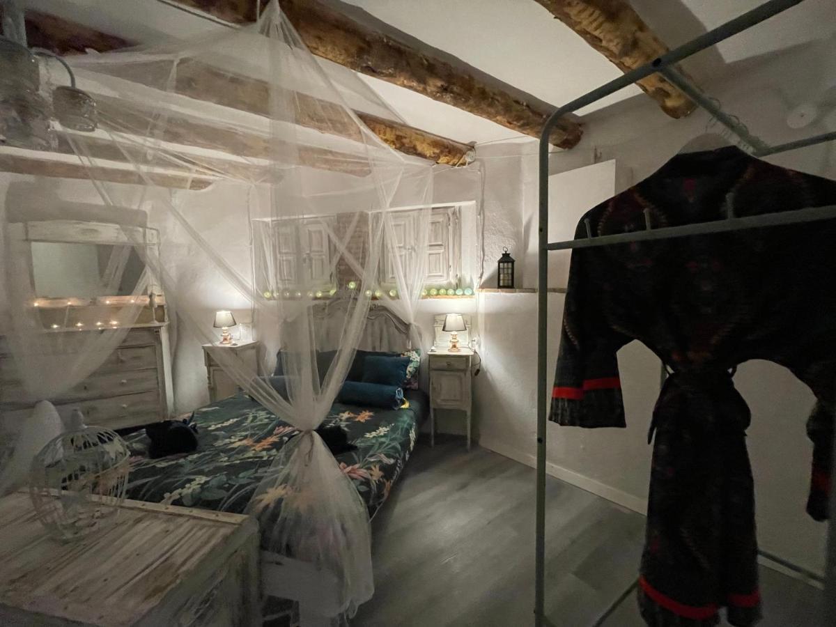 El Secret De La Llegenda El Drac Apartment Vilaverd Ngoại thất bức ảnh
